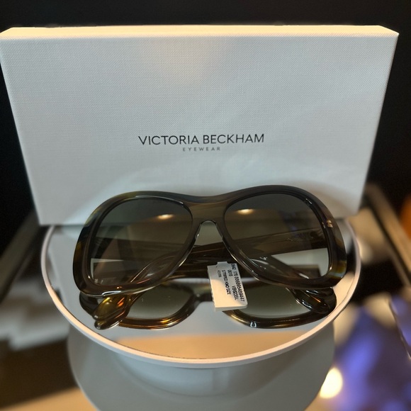 VICTORIA BECKHAM | Striped Khaki Geometric Square Acetate Sunglasses - Picture 7 of 13